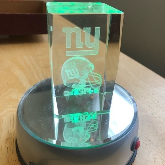 New York Giants Football Team Laser Light 3D‎ Crystal - Picture 1 of 7